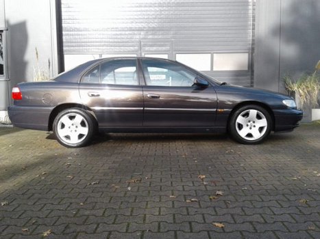 Opel Omega - 2.5i V6 Executive Super nette Omega, Youngtimer, bijtellingsvriendelijk!! NIEUW BINNEN! - 1