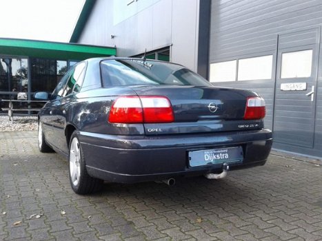 Opel Omega - 2.5i V6 Executive Super nette Omega, Youngtimer, bijtellingsvriendelijk!! NIEUW BINNEN! - 1