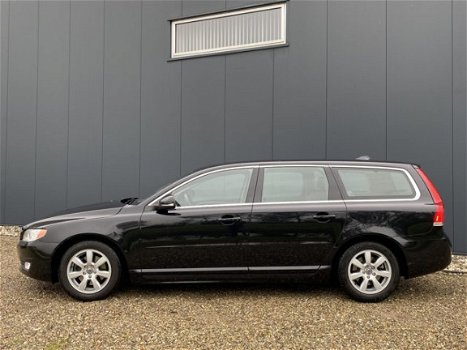 Volvo V70 - D2 Kinetic / Bluetooth / Lmv 16