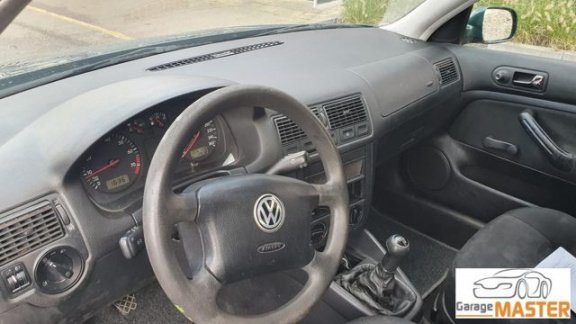 Volkswagen Golf - 1.6 - 1