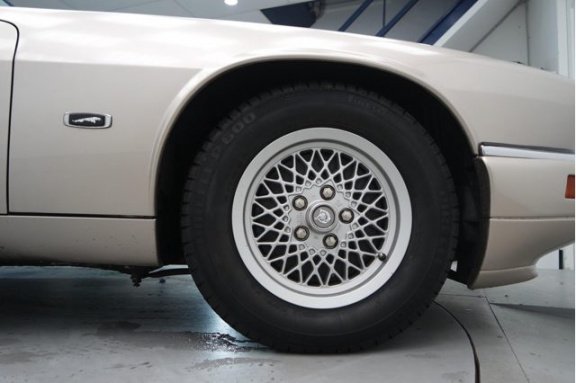 Jaguar XJS - 4.0 Convertible 225PK automaat 6 cilinder SUBLIEME STAAT - Afbeelding 4