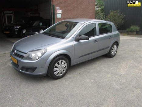 Opel Astra - 1.4 Essentia - 1