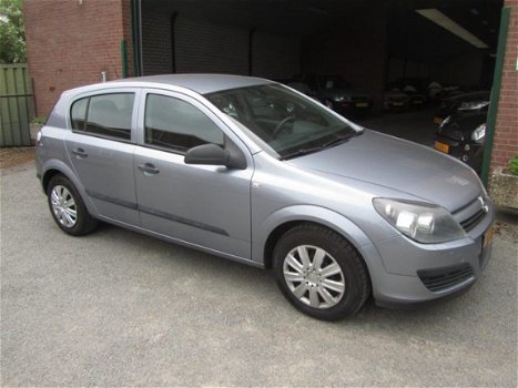 Opel Astra - 1.4 Essentia - 1