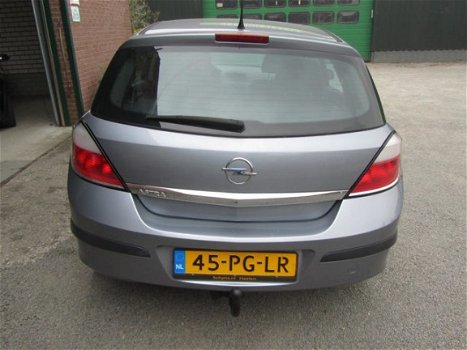 Opel Astra - 1.4 Essentia - 1