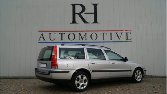 Volvo V70 - 2.4 Comfort Line Youngtimer - 1