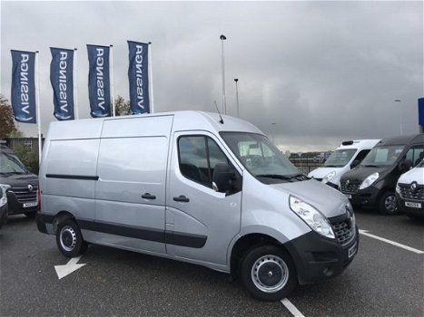 Renault Master - T33 2.3 dCi L2H2 170 pk 51.660 km - 1