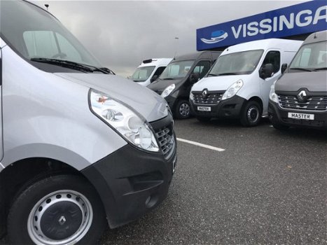 Renault Master - T33 2.3 dCi L2H2 170 pk 51.660 km - 1