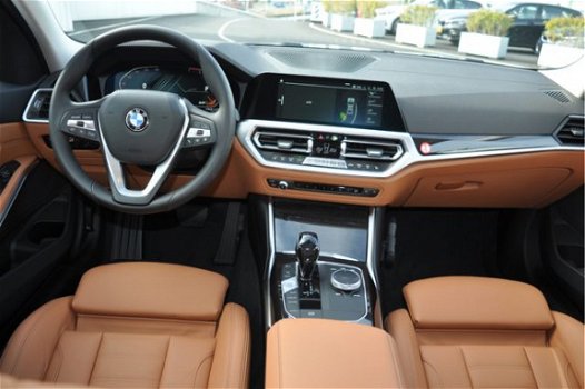 BMW 3-serie - 320i Sedan High Executive Luxury Line Aut - 1