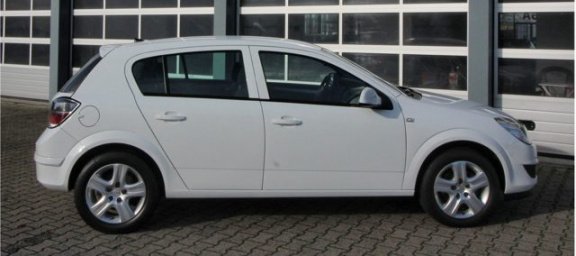 Opel Astra - 1.6 Edition Automaat - 1