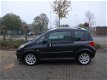 Peugeot 1007 - 1.6-16V Sporty *APK 17-02-2021*AUTOMAAT*158.105 KM - 1 - Thumbnail