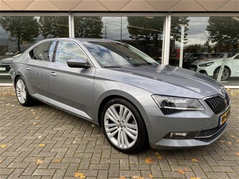 Skoda Superb - 2.0 TDI Style Business | Navigatie | Clima Control | PDC | Leer | Trekhaak (2000KG) - 1