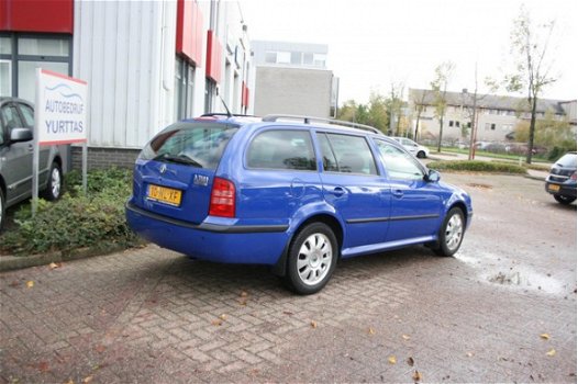 Skoda Octavia Combi - 1.6 Rider Automaat DEALER ONDERHOUDEN/Eerste eigenaar - 1