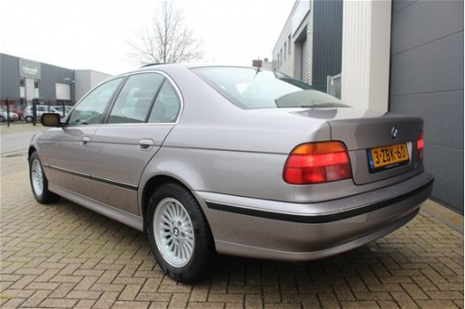 BMW 5-serie - 528i Executive Youngtimer, ZGAN, Perfect onderhouden - 1