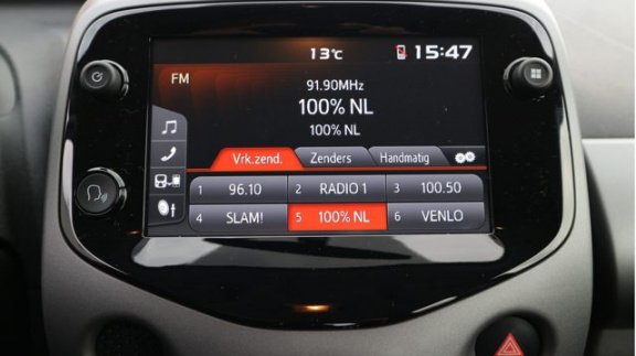 Toyota Aygo - 5-Deurs 1.0 VVT-i x-play | USB | Apple Carplay | Achteruitrij camera | - 1