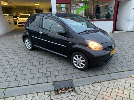 Toyota Aygo - 1.0-12V Sport LEDER, ELEK Pakket, AIRCO - 1