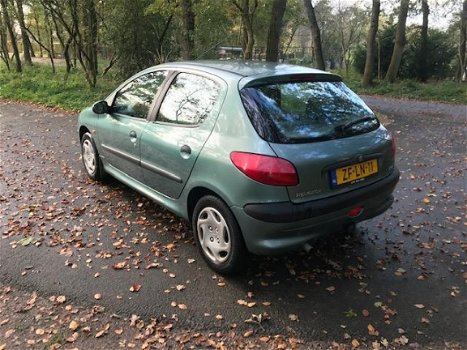 Peugeot 206 - 1.4 Gentry - 1