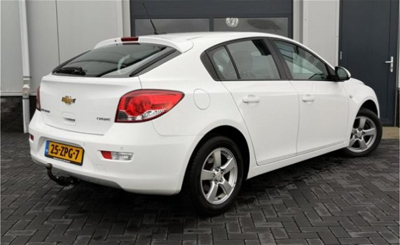 Chevrolet Cruze - 1.6 LT NAVI/AIRCO/PDC/TREKHAAK - 1