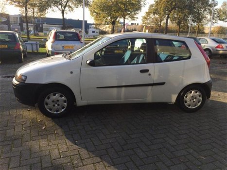 Fiat Punto - 1.2 Hatchback Nieuwe APK Zeer netjes - 1