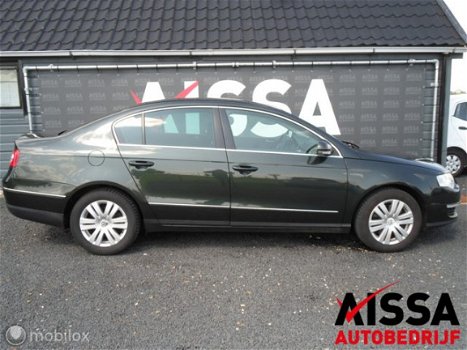 Volkswagen Passat - 2.0 FSI Highline - 1