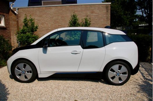 BMW i3 - Basis Comfort Advance Navi Professional/Warmtepomp/Snellaadfunctie/ Prijs is excl. 21% BTW - 1