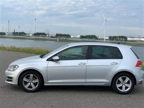 Volkswagen Golf - 1.2 TSI Highline Automaat/Leder/Navi/Stoelverwarming/Start-Stop/Parkeersensoren - 1