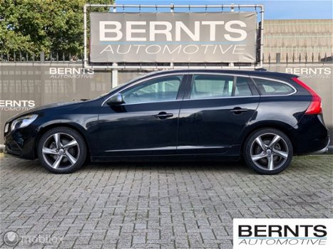 Volvo V60 - 1.6 T3 R-Design | Navigatie | Bluetooth - 1