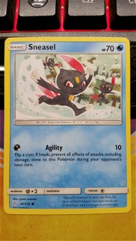 Sneasel 43/236 Sun & Moon: Cosmic Eclipse - 1