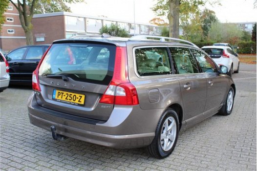 Volvo V70 - 2.5T 200pk Aut6 Summum RTI Xenon - 1