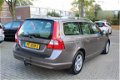 Volvo V70 - 2.5T 200pk Aut6 Summum RTI Xenon - 1 - Thumbnail