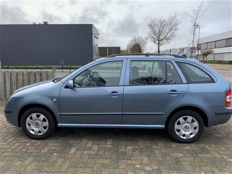 Skoda Fabia Combi - 1.4-16V Ambiente 950000km. APK 08-2020 Serviceboekjes aanwezig - 1