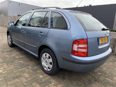 Skoda Fabia Combi - 1.4-16V Ambiente 950000km. APK 08-2020 Serviceboekjes aanwezig - 1