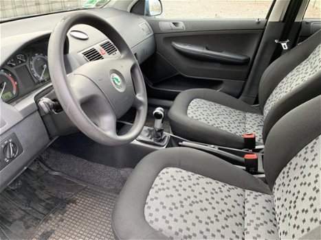 Skoda Fabia Combi - 1.4-16V Ambiente 950000km. APK 08-2020 Serviceboekjes aanwezig - 1