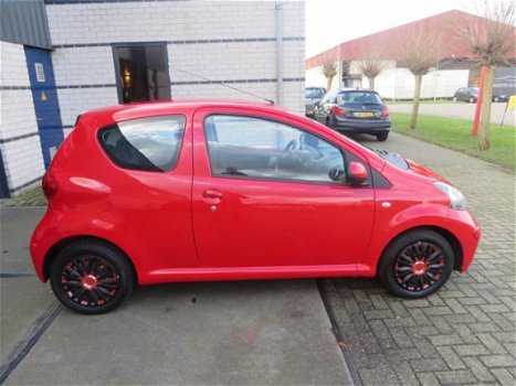 Toyota Aygo - 1.0-12V + 3/5drs.m/z airco 60x occasions.zondag open - 1