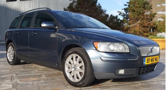 Volvo V50 - 2.0D Summum NAP / APK / NAVI / XENON / PDC / CLIMA / STOELVERW. / LEER / CRUISE - 1