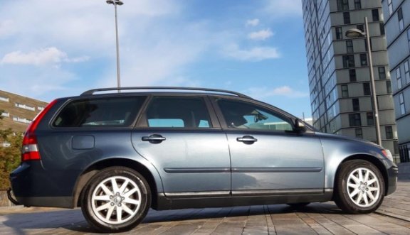 Volvo V50 - 2.0D Summum NAP / APK / NAVI / XENON / PDC / CLIMA / STOELVERW. / LEER / CRUISE - 1