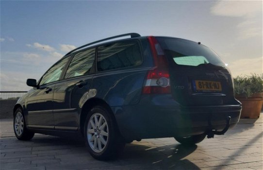 Volvo V50 - 2.0D Summum NAP / APK / NAVI / XENON / PDC / CLIMA / STOELVERW. / LEER / CRUISE - 1