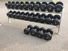 Online veiling set dumbells 12 tot 34 KG incl Cybex rack