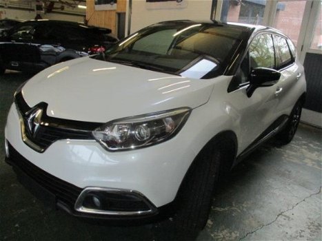 Renault Captur - 1.2 TCe Dynamique White edition 120pk 4 cilinder navi camera leer trekhaak - 1