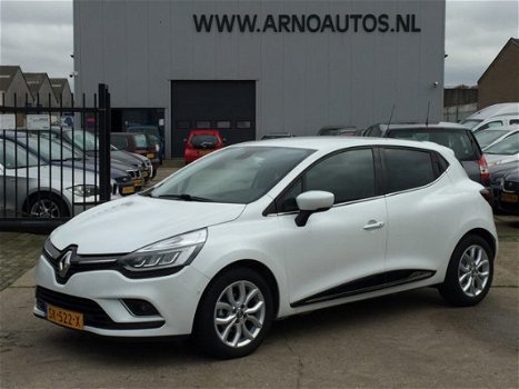 Renault Clio - 1.5 dCi Ecoleader Intens 5-DEURS, VOL OPTIES, AIRCO(CLIMA), HALF LEDER INTERIEUR, GRO - 1