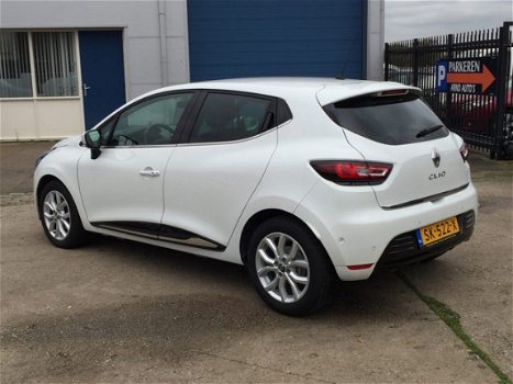 Renault Clio - 1.5 dCi Ecoleader Intens 5-DEURS, VOL OPTIES, AIRCO(CLIMA), HALF LEDER INTERIEUR, GRO - 1