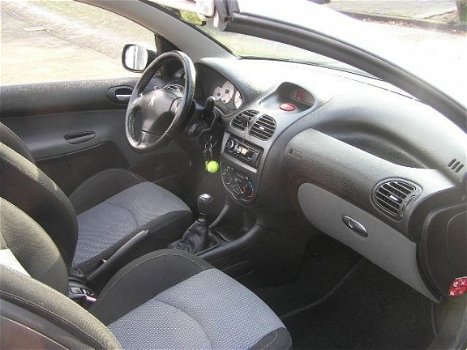 Peugeot 206 CC - 1.6-16V 187d km nap sturbekr nieuwe apk - 1