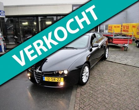 Alfa Romeo 159 - 1.9 JTS Distinctive /zeer mooie en goed onderhouden/airco/lage km+nap+nw apk - 1