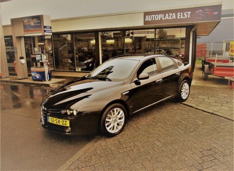 Alfa Romeo 159 - 1.9 JTS Distinctive /zeer mooie en goed onderhouden/airco/lage km+nap+nw apk - 1