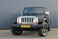 Jeep Wrangler Unlimited - 2.8 CRD High Sport AUTOMAAT / HARDTOP / AIRCO / 4WD / GEEL KENTEKEN
