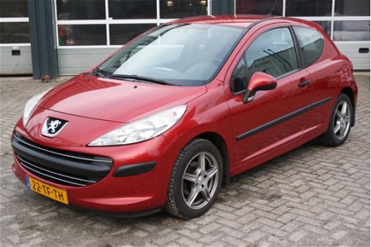 Peugeot 207 - 1.4-16V XR - 1