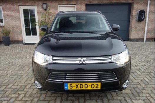 Mitsubishi Outlander - 2.0 PHEV Instyle zeer nette auto vol extra, s navi-PDC-camera - 1