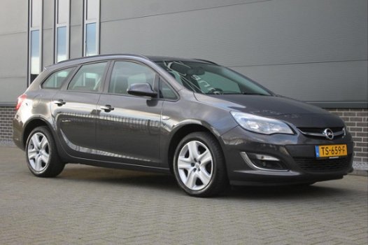 Opel Astra Sports Tourer - 1.4 Turbo Edition / 140 PK / Parkeersensoren / Sport-uitvoering - 1