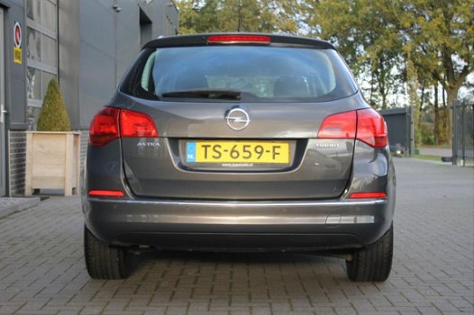 Opel Astra Sports Tourer - 1.4 Turbo Edition / 140 PK / Parkeersensoren / Sport-uitvoering - 1