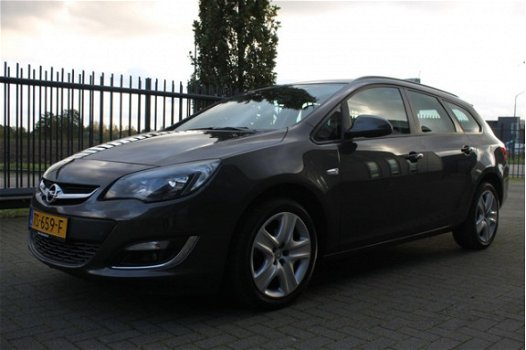 Opel Astra Sports Tourer - 1.4 Turbo Edition / 140 PK / Parkeersensoren / Sport-uitvoering - 1