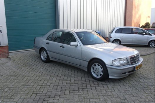 Mercedes-Benz C-klasse - 180 Sport youngtimer - 1